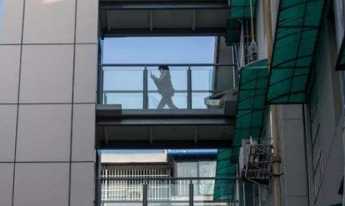 老舊小區加裝電梯，長(cháng)沙居民上下樓不再愁